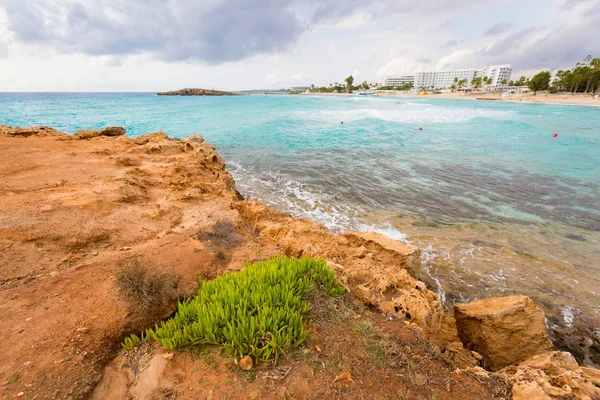 Hermosa Playa Ayia Napa Nissi Durante Tiempo Nublado Paisaje Isla — Foto de Stock