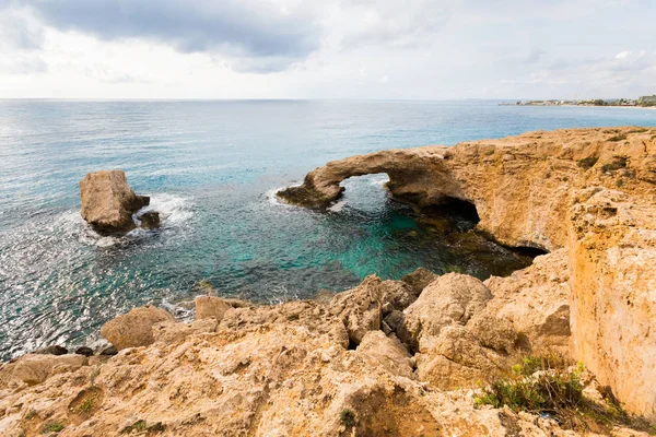 Vackra Cape Greco Monachus Bågbro Kärlek Landskapet Tas Cypern — Stockfoto