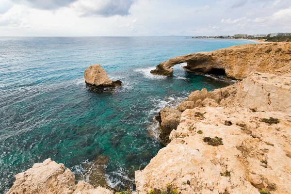 Vackra Cape Greco Monachus Bågbro Kärlek Landskapet Tas Cypern — Stockfoto