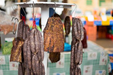 Taze yerel et spesiyalleri başkenti Nicosia yerel pazardaki seçimi. Gıda Kıbrıs Adası.