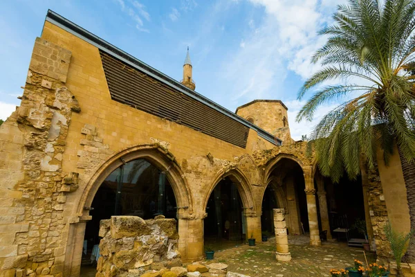 Hermosa Arquitectura Antigua Mezquita Turca Selimiye Nicosia Paisaje Urbano Isla —  Fotos de Stock