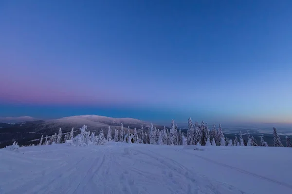 Belo Panorama Tomado Montanhas Polonesas Beskidy Caminho Rysianka Durante Inverno — Fotografia de Stock