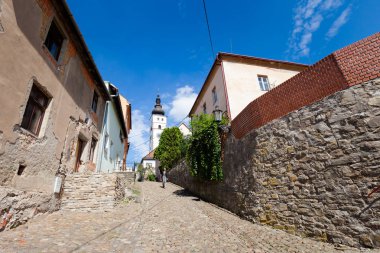 Güneşli havalarda alınan Pribor güzel eski mimarisi. Tatil sırasında yakalanan cityscape.