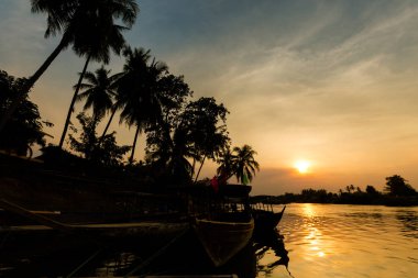 Sunset bulvarında Don Khone Laos
