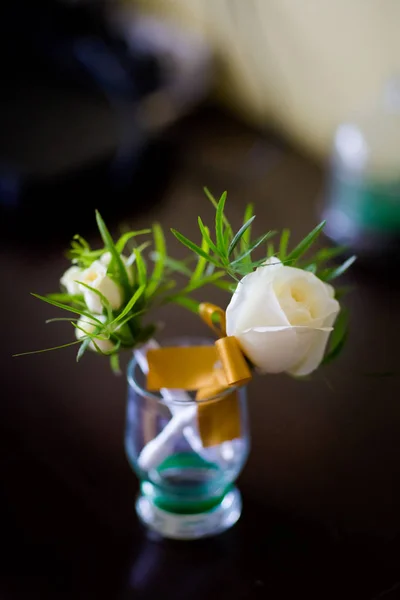 Mooie bruiloft bruidegoms bloemen detail — Stockfoto