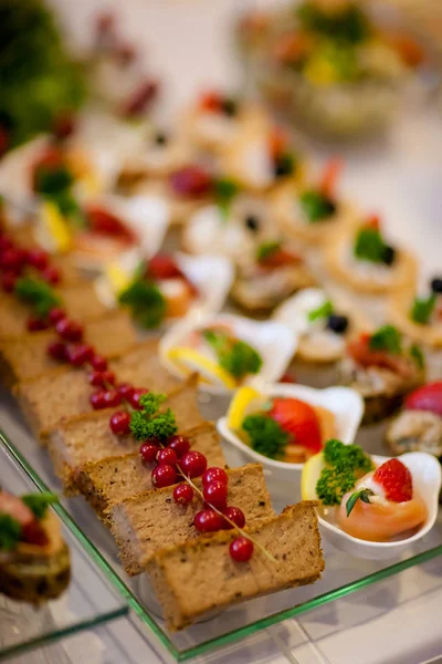 Beautiful regional table wedding decoration — Stock Photo, Image