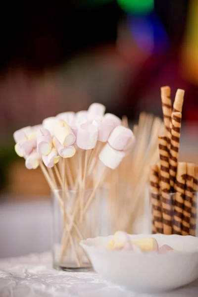 Beautiful wedding reception sweet buffet — Stock Photo, Image
