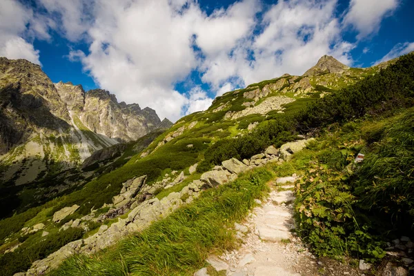 Caminho para as montanhas Rysy Tatra — Fotografia de Stock