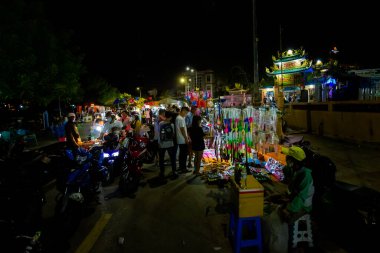 Phu Quoc, Vietnam - Ocak 2020: Dinh Cau, Phu Quoc 'taki gece pazarı.