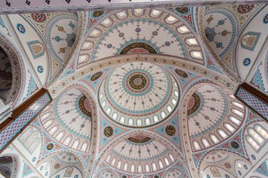 Manavgat, Türkiye: 15 Nisan 2019. Mrk 'in güzel mimarisi. Türkiye 'nin Manavgat kentinde Kulliye Cami, Antalya. Güzel sakral bina..