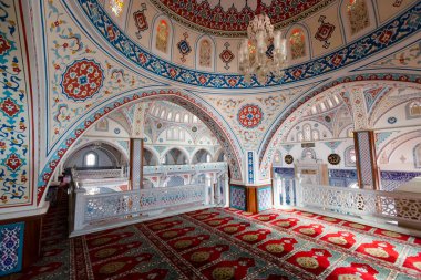 Manavgat, Türkiye: 15 Nisan 2019. Mrk 'in güzel mimarisi. Türkiye 'nin Manavgat kentinde Kulliye Cami, Antalya. Güzel sakral bina..