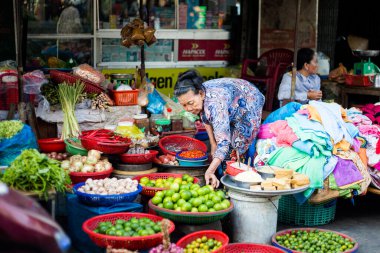 Can Tho, Vietnam - Şubat 2020: Renkli sabah pazarı