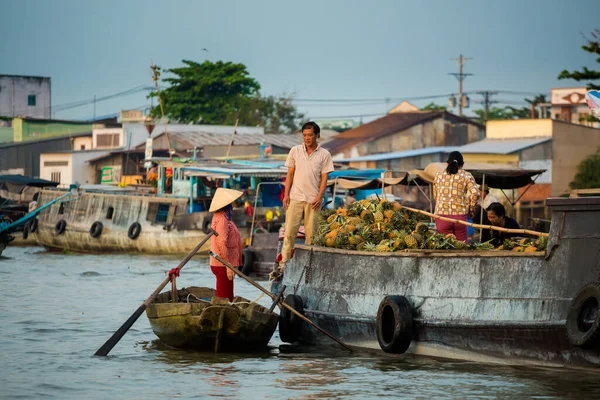 Can Tho Vietnam Február 2020 Lebegő Reggeli Piac Cai Rang — Stock Fotó