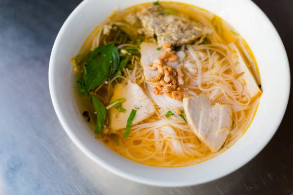 Deliciosa Sopa Fideos Bun Tom Kho Cocina Tradicional Vietnamita Servida —  Fotos de Stock