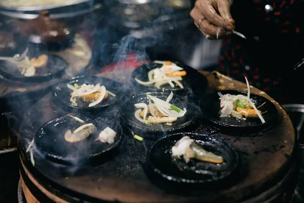 Вкусный Banh Can Местном Ресторане Традиционный Вьетнамский Блин Подаваемый Муй — стоковое фото