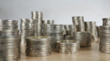 Bozuk paralar sıraya dizildi