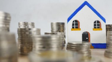 Bozuk paralar sıraya dizildi