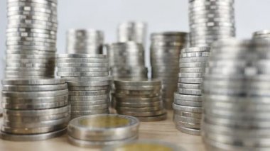 Bozuk paralar sıraya dizildi