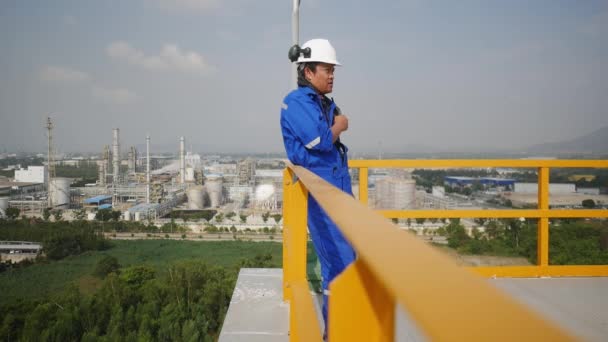 Trabajadores Eléctricos Están Trabajando — Vídeo de stock