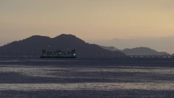 Movimiento de ferry en el mar . — Vídeos de Stock