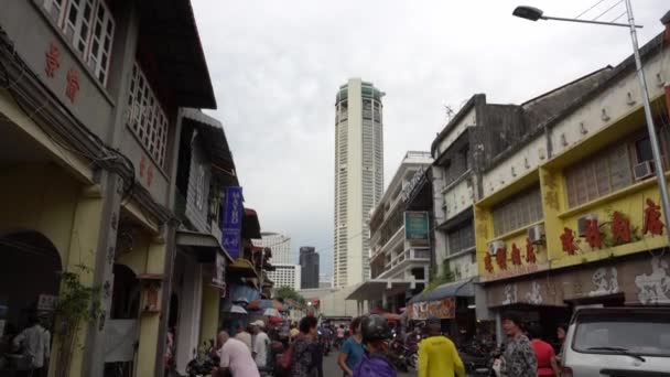 Tilt πυροβόλησε Penang ντόπιοι άνθρωποι πηγαίνουν στην αγορά Chowrasta. — Αρχείο Βίντεο