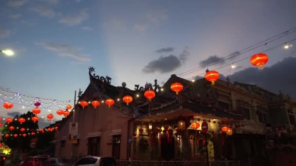 Architecture du temple chinois pendant l'heure du crépuscule. — Video