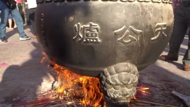 Fire at the incense stick pot bring good luck. — Stock Video