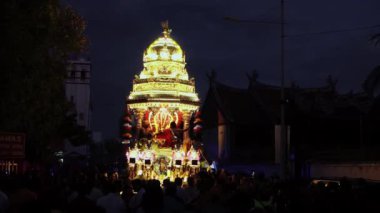 Yeni Altın Savaş Arabası ilk kez sokağa çıktı..