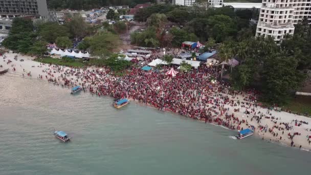 Ribuan Umat Menghadiri Festival Kereta Terapung Acara Keagamaan India Meskipun — Stok Video