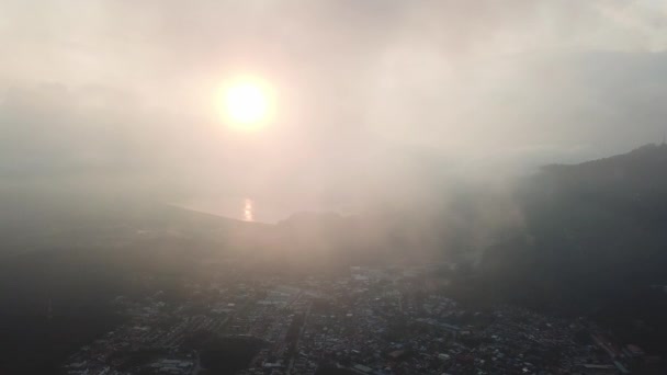 Mañana Del Amanecer Con Nubes Más Bajas Mueven Pueblo Mengkuang — Vídeos de Stock