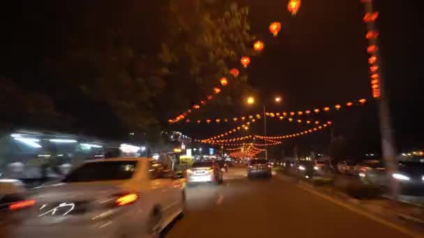 Hyperlapse conduire à la route avec des milliers de lanterne rouge — Video
