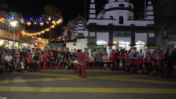 Silat stick arte marcial executar na rua . — Vídeo de Stock