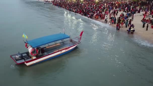 Pływający festiwal rydwanów przyciągnął wielbicieli i gości — Wideo stockowe