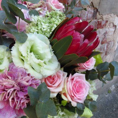 Elit yaz buket egzotik protein ile. Yazarın eseri çiçekçi