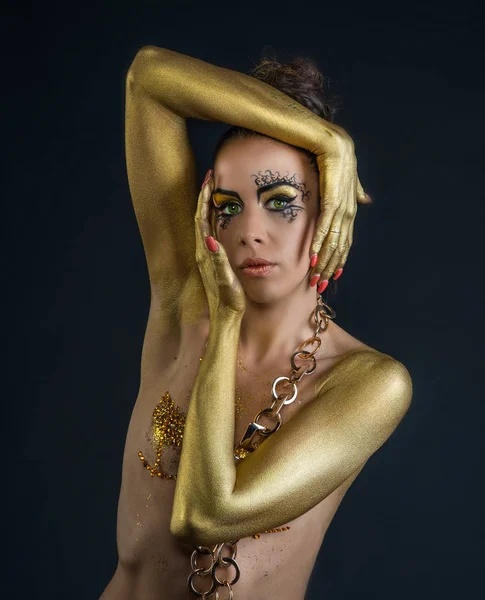 Felöltözve Arany Betűkészlet Típus Művészi Helyzetben Fekete Háttér — Stock Fotó