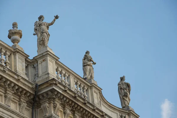 Groupe Statue Sur Palais Madama Turin Italie — Photo