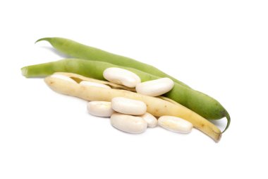 Sadece beyaz zemin üzerine aldı cannellini denilen taze fasulye