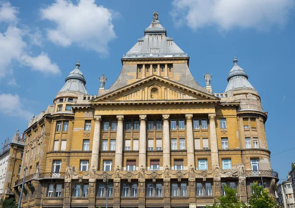 Budapeszt Węgry Sierpień 2018 Elewacji Zabytkowego Budynku Deak Ferenc Square — Zdjęcie stockowe