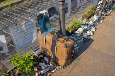 Budapeşte, Macaristan - 3 Ağustos 2018: özgürlük kare Alman işgali kurbanları anıt dikildi ölenlerin anısına heykel kompozisyon