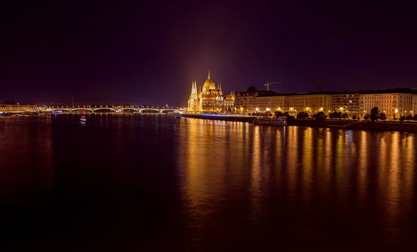 Veduta Notturna Del Parlamento Sul Danubio Budapest Ungheria — Foto Stock