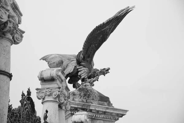 Budapest Ungarn August 2018 Detail Des Adlers Auf Dem Tor — Stockfoto