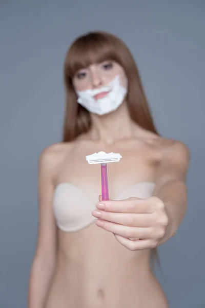 Girl Shaving Her Legs Razor Blade Shaving Foam — Stock Photo, Image