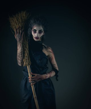maskeli kız halloween korku için uydurdum