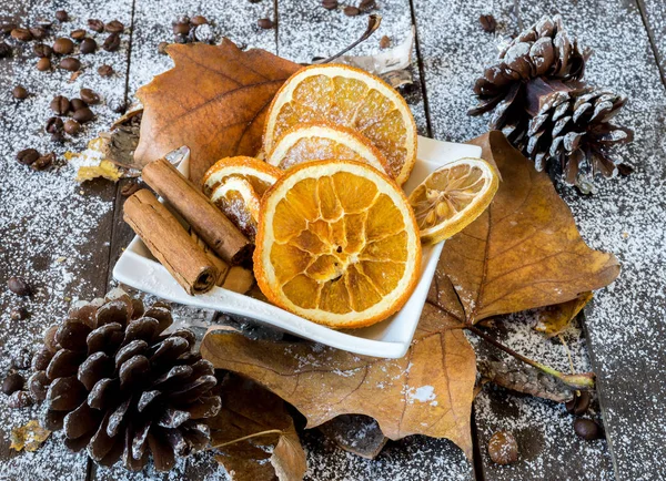 Fatia Laranja Limão Perfumes Secos Açúcar Confeiteiro Mesa Madeira — Fotografia de Stock