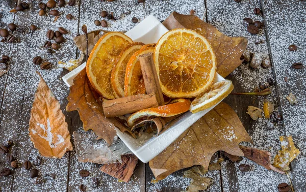 Tranche Agrumes Séchés Orange Citron Sur Table Bois Sucre Glace — Photo