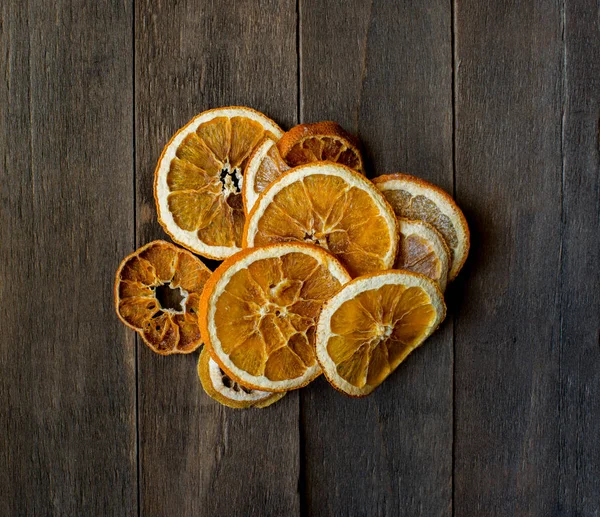 Plátkem Pomeranče Citronu Sušené Agrumes Moučkový Cukr Dřevěný Stůl — Stock fotografie