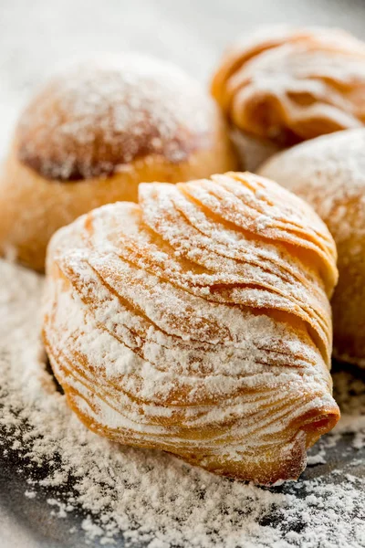 Napolili sfogliatella