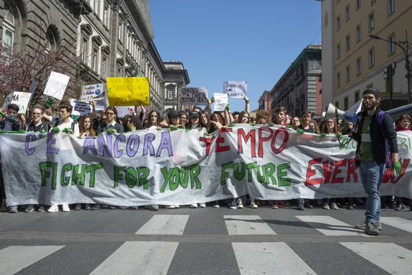 Événement mondial "vendredi pour l'avenir" à Naples - Italie — Photo