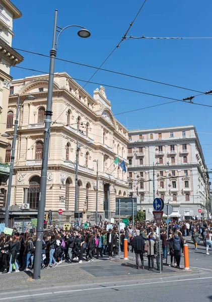 Global händelse ”fredagar för framtiden” i Neapel - Italien — Stockfoto