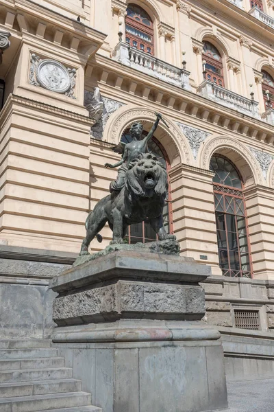 Kamer van Koophandel bouwen - Napels - Italië — Stockfoto